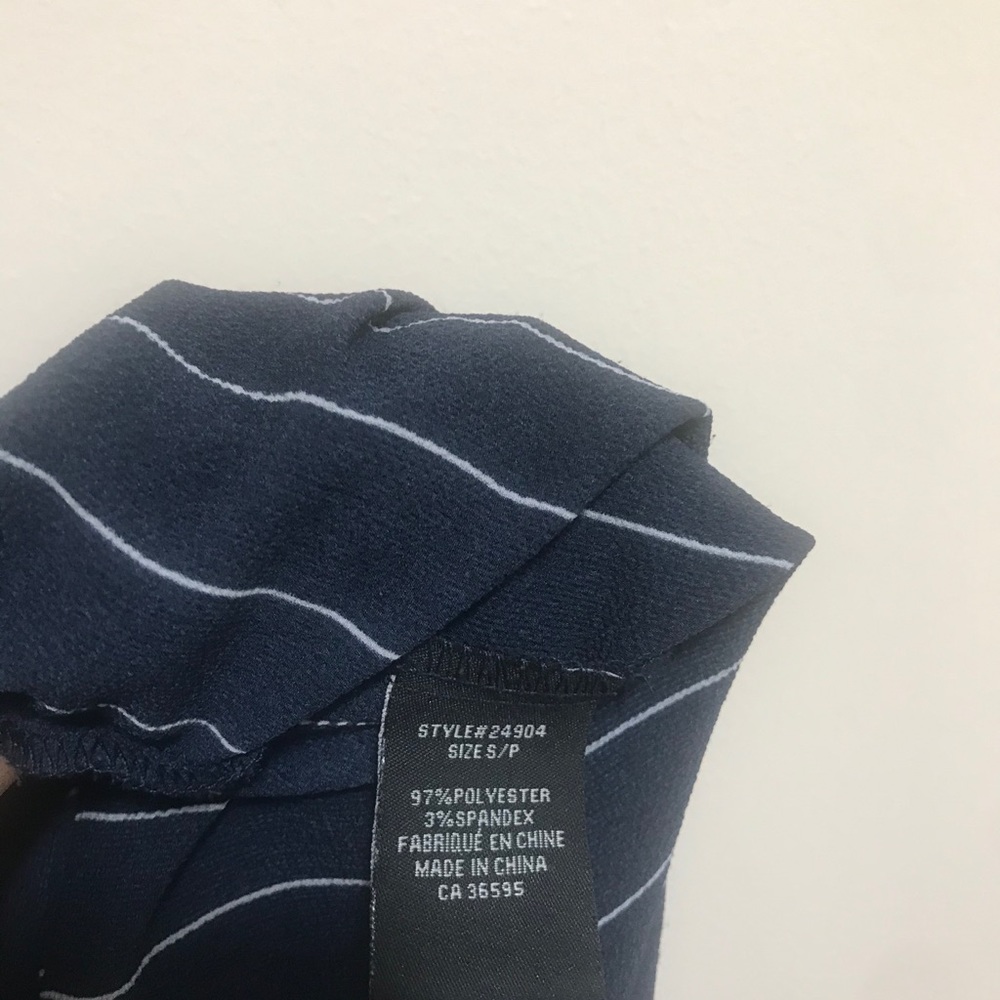 Mandee Navy Blue Striped Tie-Collar Blouse. S - Picture 12 of 12